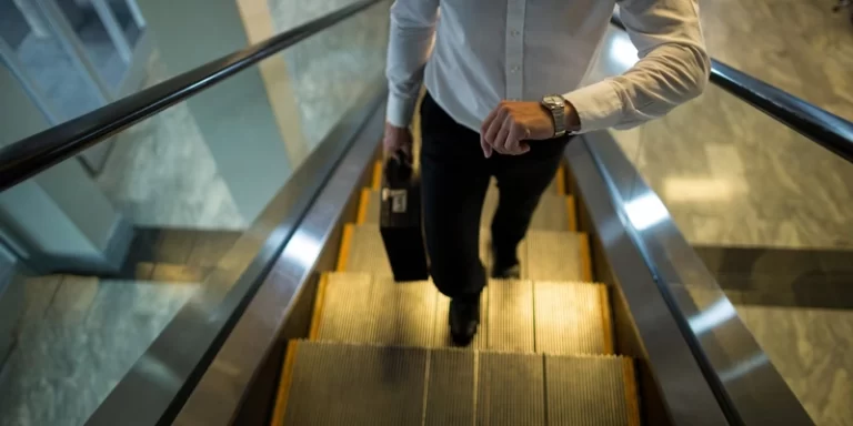 سرویس پله برقی در تبریز